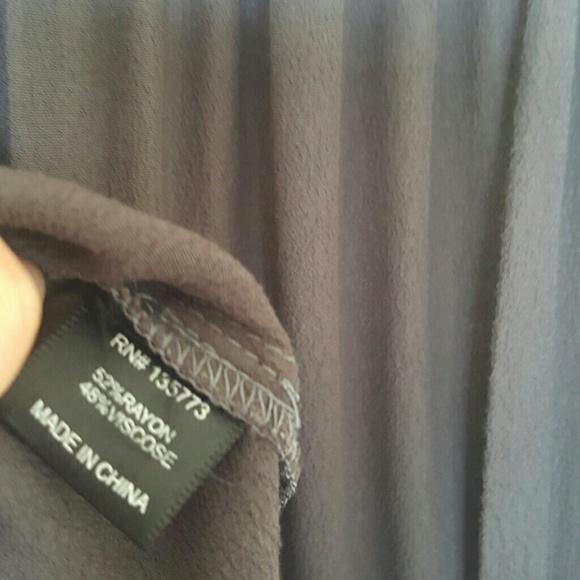 Olivaceous Long Sleeves Dress - Size Medium - Picture 8 of 8